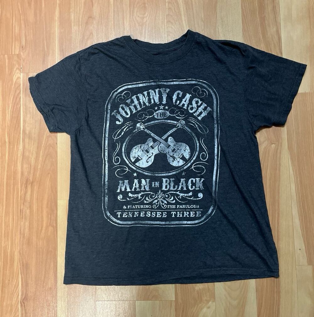 Johnny Cash Man in Black T-Shirt, size xl